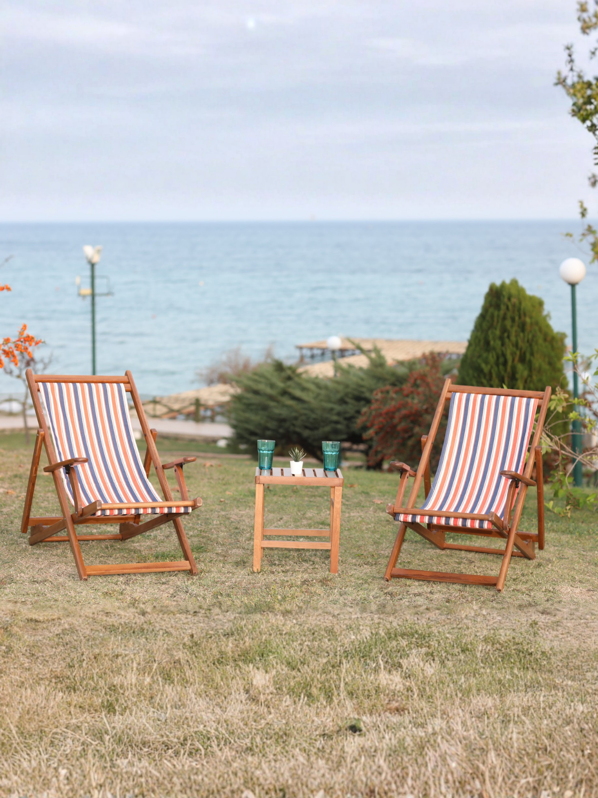 Monaco Ahşap Katlanır Şezlong | Bahçe ve Havuz Kenarı İçin Dayanıklı Model