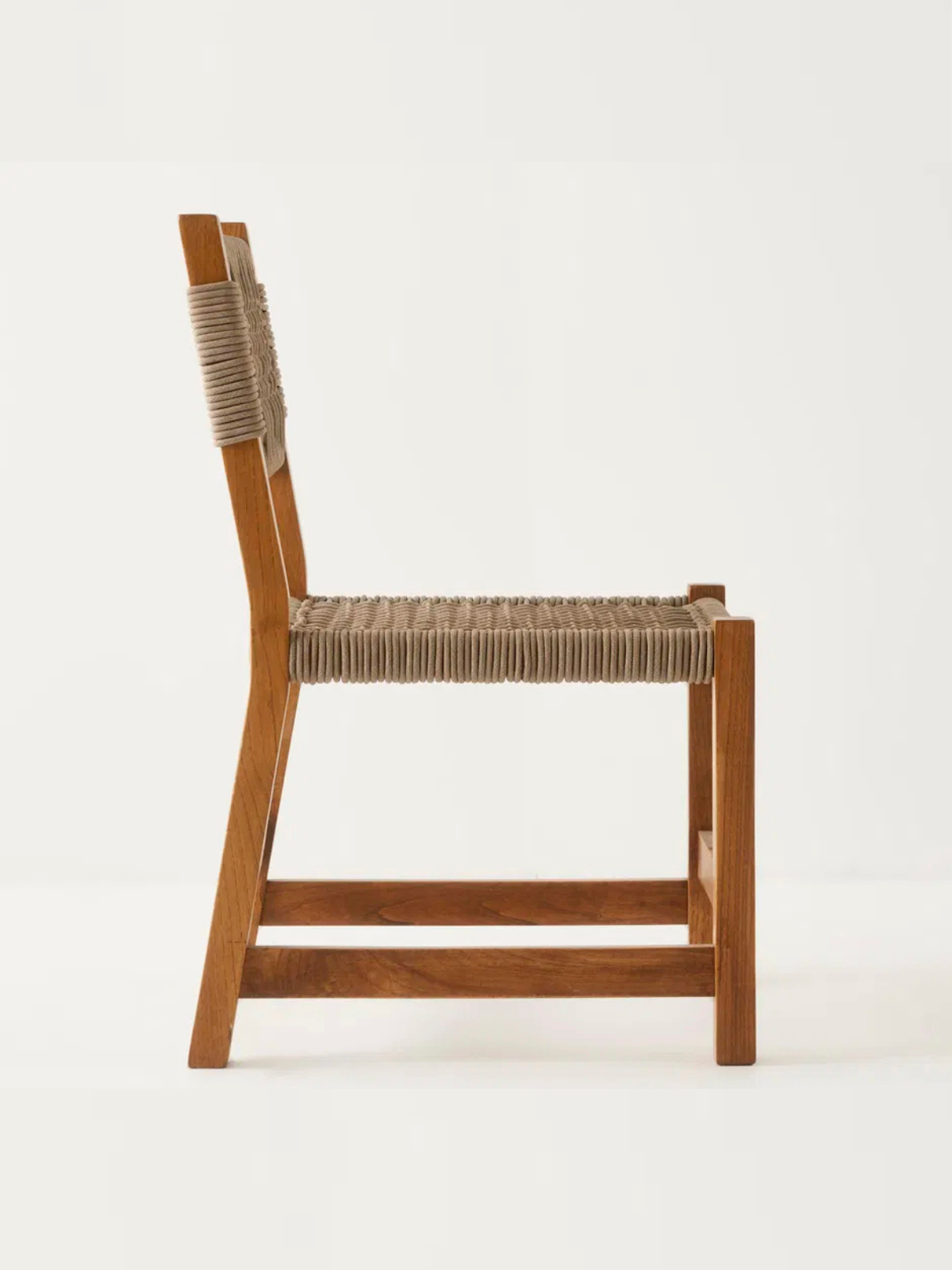 Maya Bahçe Sandalyesi | Kestane Ağacı, El İşçiliği ve Dayanıklı Yapı