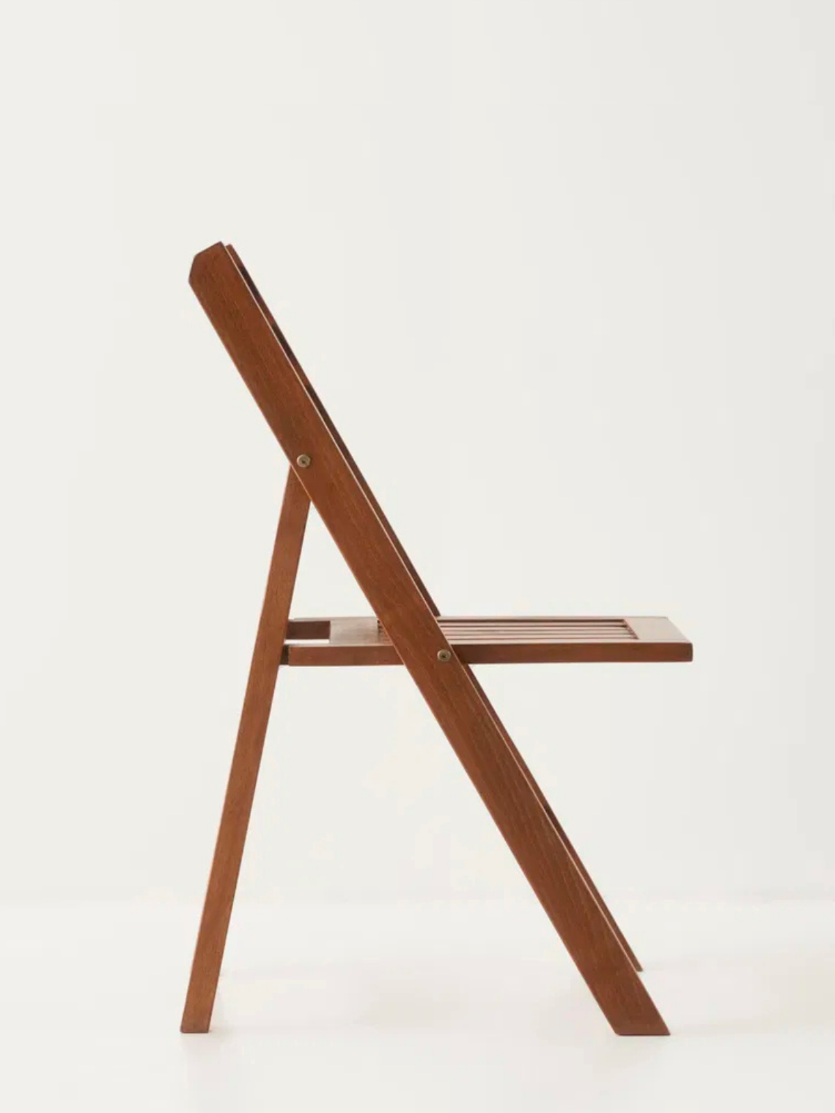 Katlanabilir Ahşap Sandalye | İspanya Modeli – Bahçe ve Balkon İçin Şık Tasarım