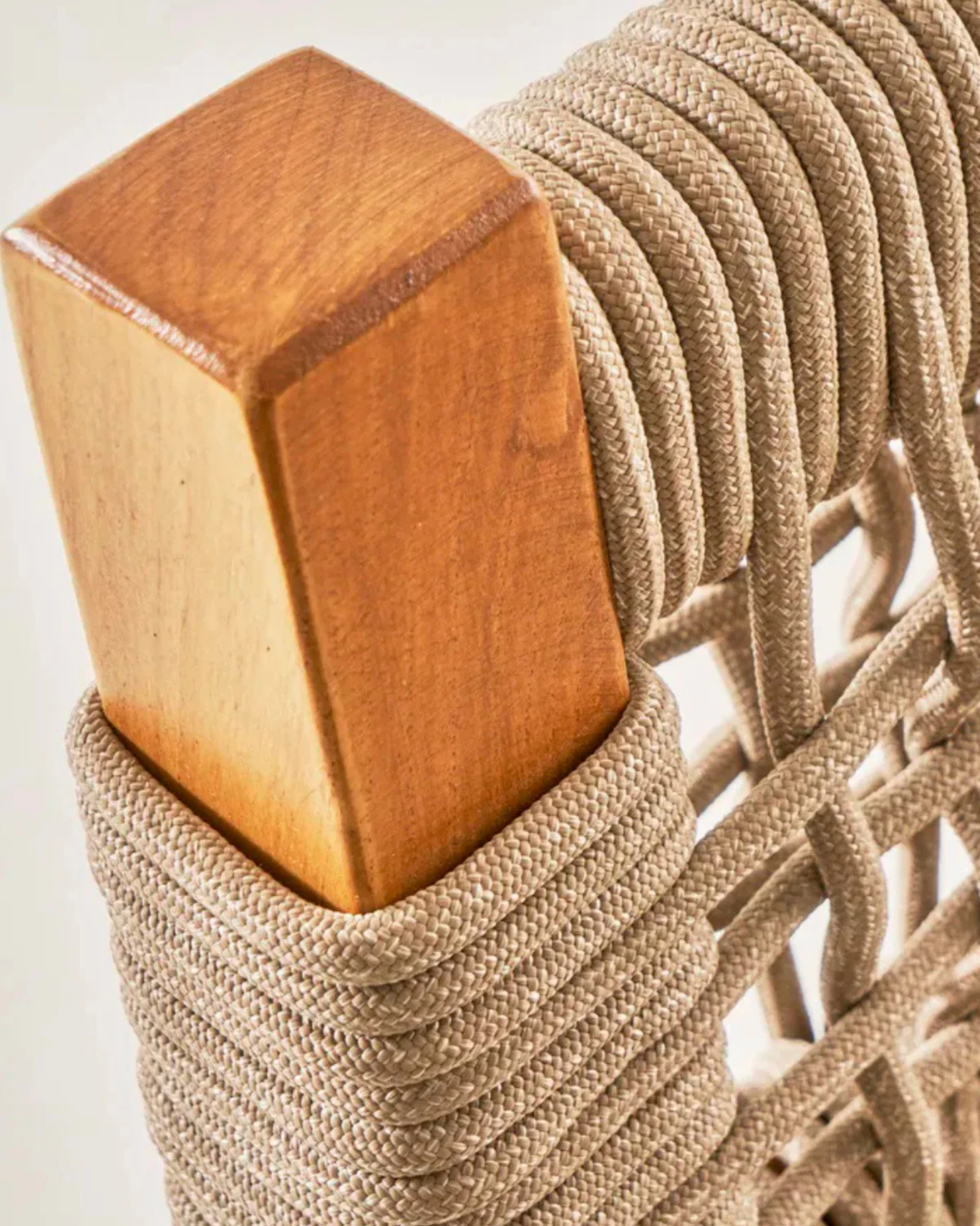 Maya Kollu Ahşap Sandalye Cappuccino